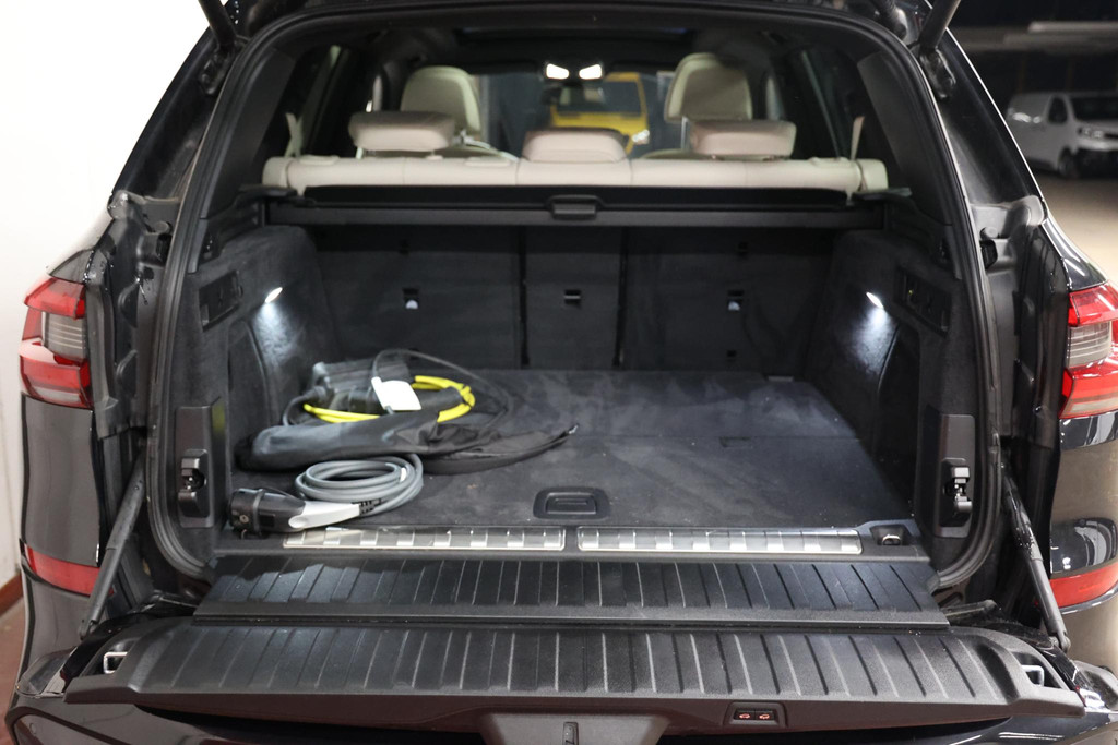 BMW X5 xDrive45e PANORAMA SKY LOUNGE TREKHAAK MASSAGE 8