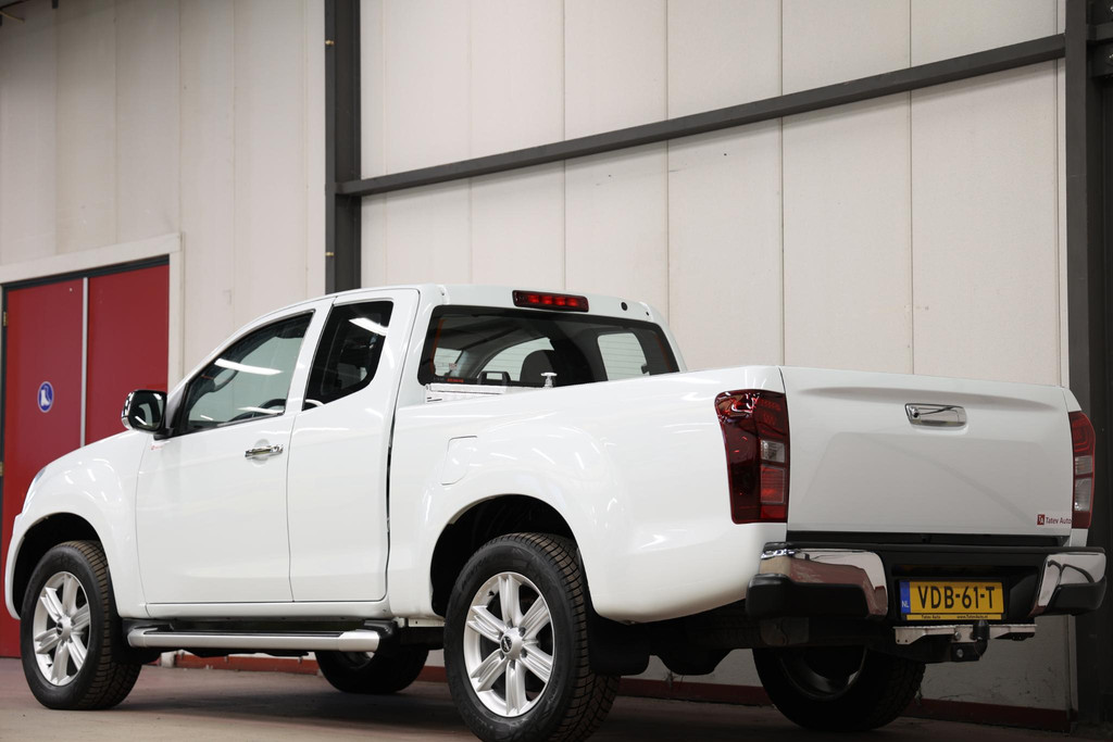 Isuzu D-max 1.9 Extended Cab AUTOMAAT 3500KG TREKHAAK EURO 6 3