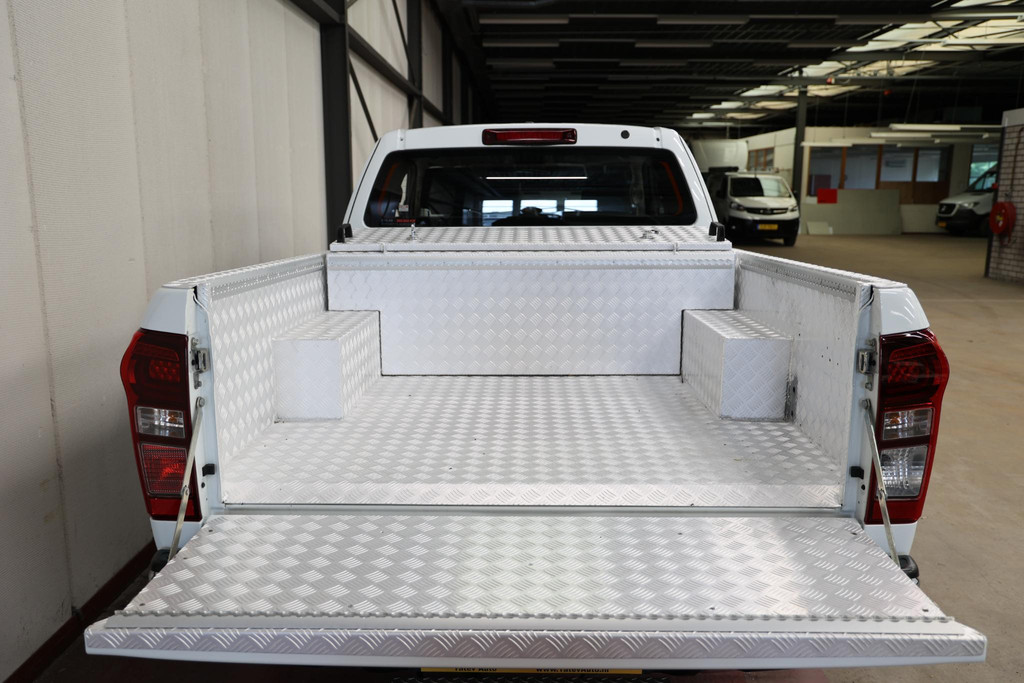 Isuzu D-max 1.9 Extended Cab AUTOMAAT 3500KG TREKHAAK EURO 6 6