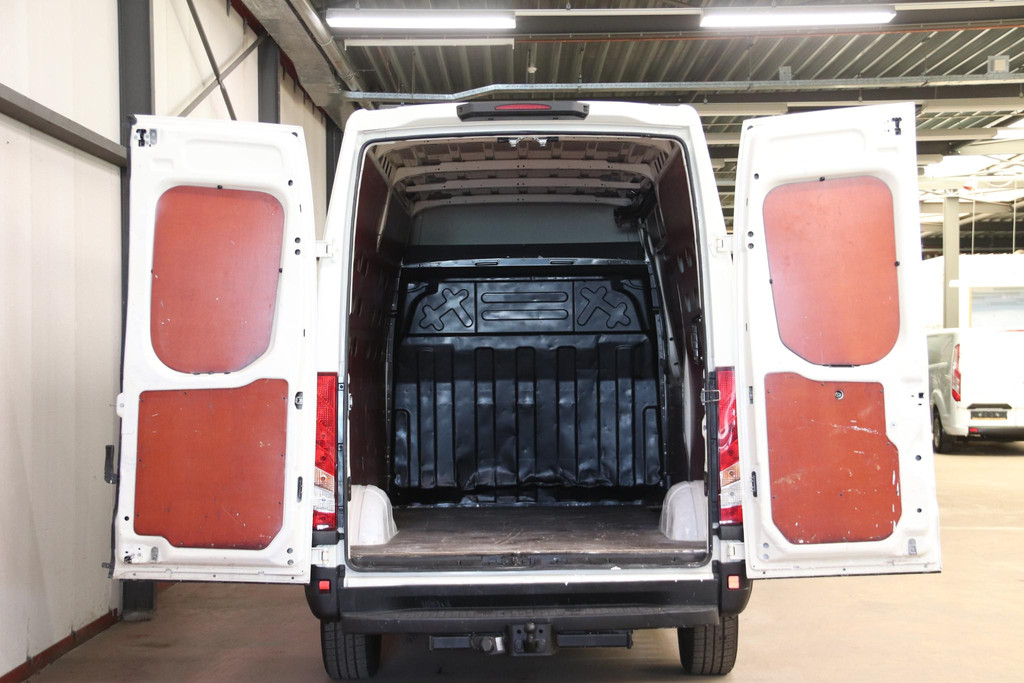 Iveco Daily 35S14V 2.3 L2H2 MET 3500 KG Trekvermogen 4
