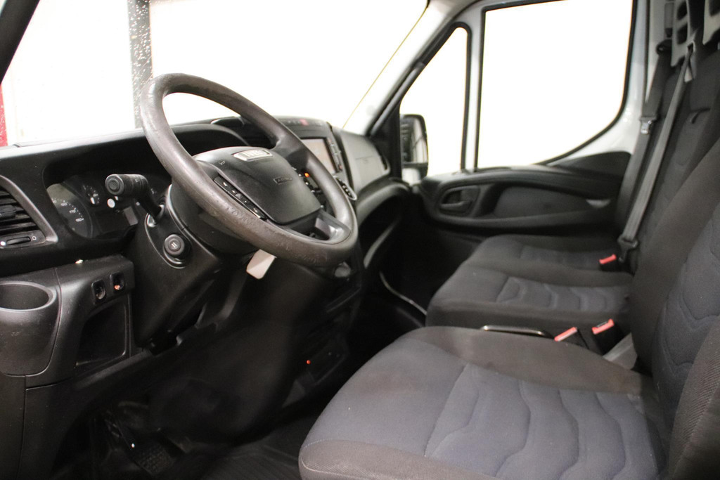 Iveco Daily 35S14V AUTOMAAT L2H2 3500KG TREKVERMOGEN 4
