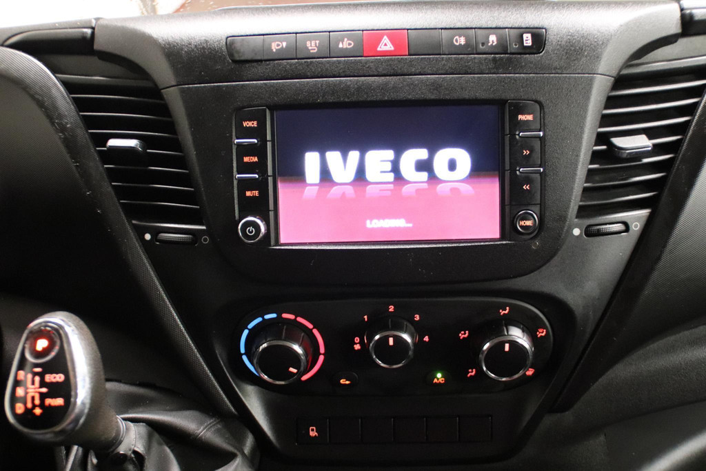 Iveco Daily 35S14V AUTOMAAT L2H2 3500KG TREKVERMOGEN 6