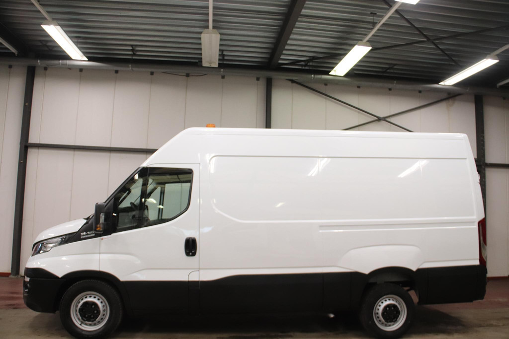 Iveco Daily 35S14V AUTOMAAT L2H2 3500KG TREKVERMOGEN 8