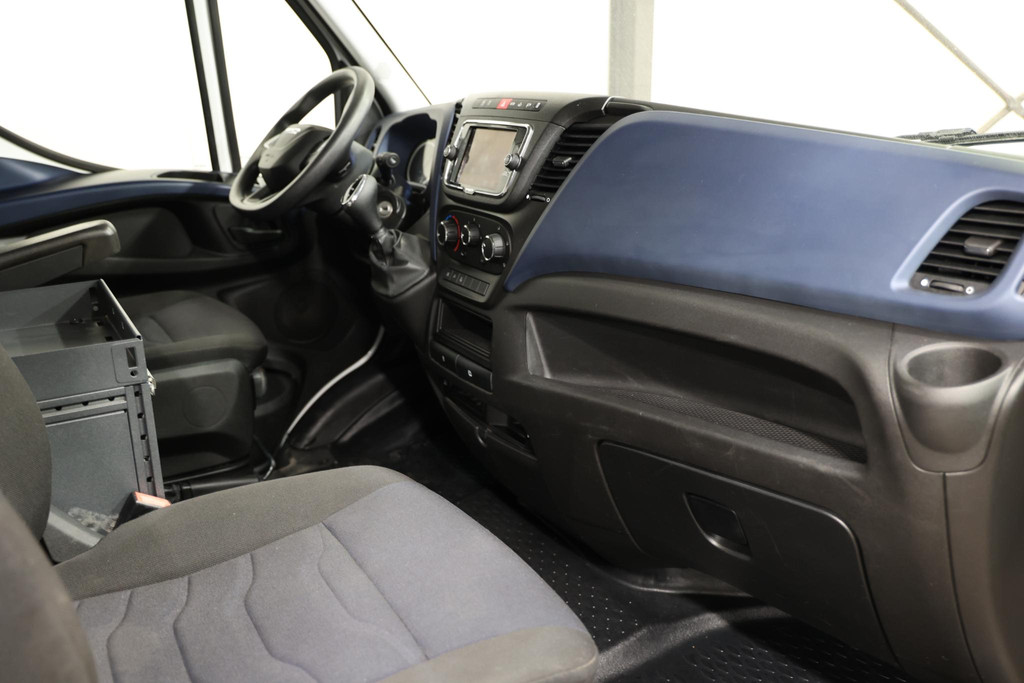 Iveco Daily 35S16V 2.3 L1H1 AUTOMAAT 160PK 3500KG TREKVERMOGEN 6