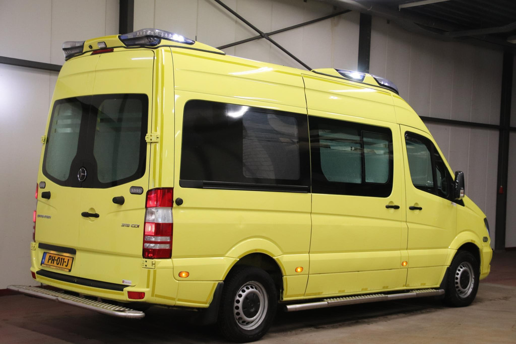 Mercedes-Benz Sprinter 319 CDI 190PK L2H2 AMBULANCE AUTOMAAT 2