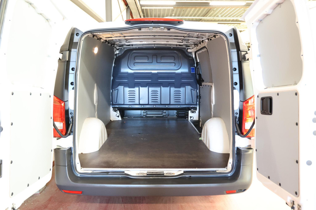 Mercedes-Benz eVito Lang Launch Edition 41 kWh 4