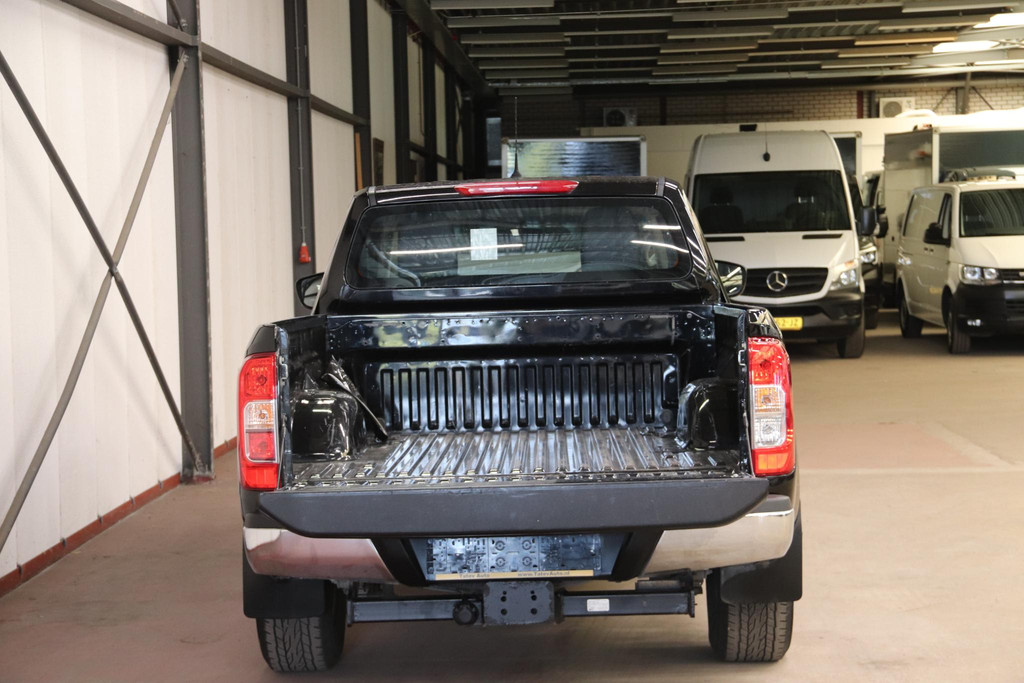 Nissan Navara 2.3 dCi PICK UP 4X4 3500KG trekvermogen 6