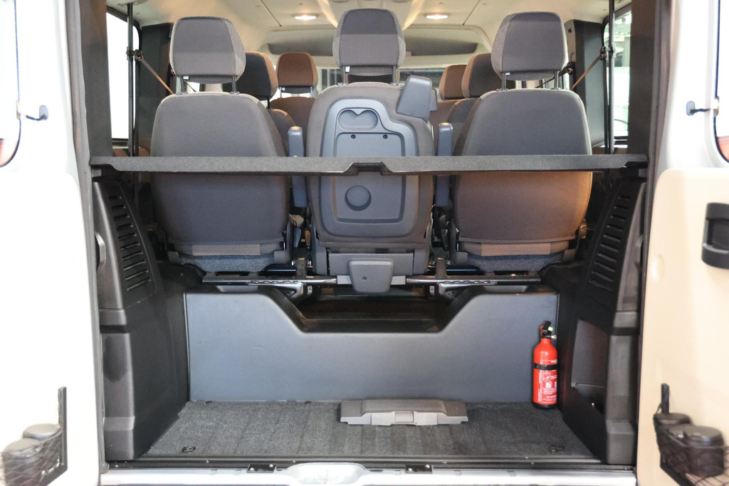Peugeot Boxer 2.2 BlueHDI 9 Persoons Personenvervoer 10