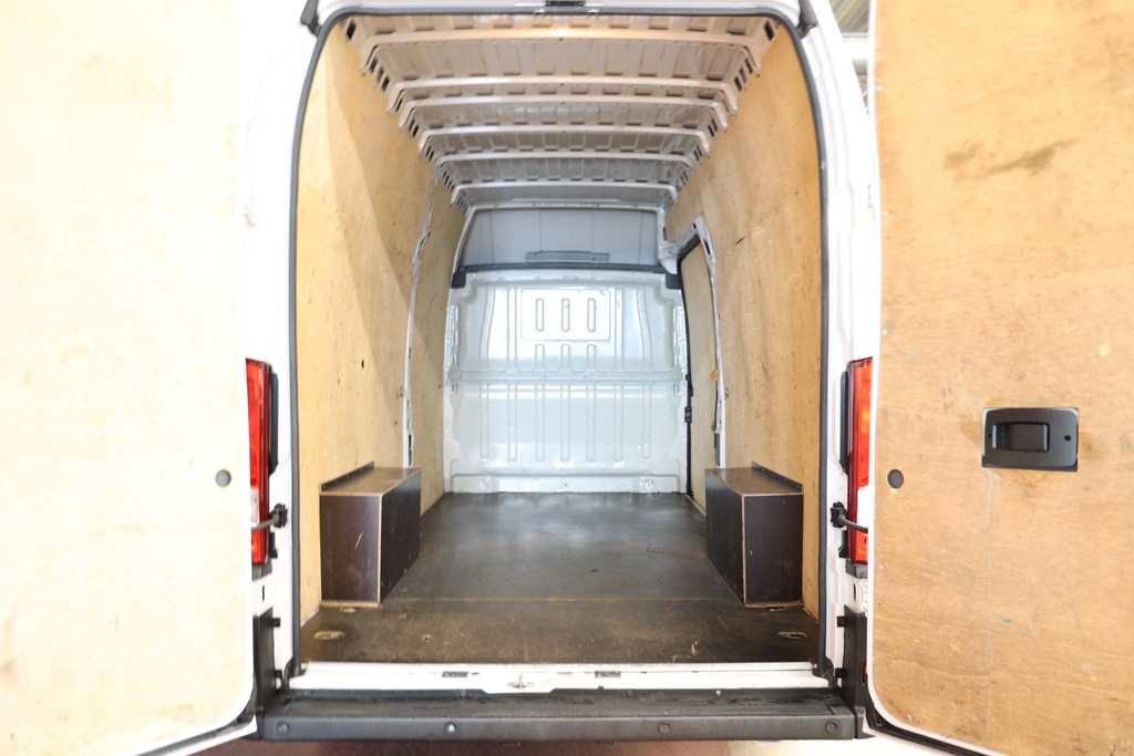 Peugeot Boxer 2.2 BlueHDi 140PK L4H3 5