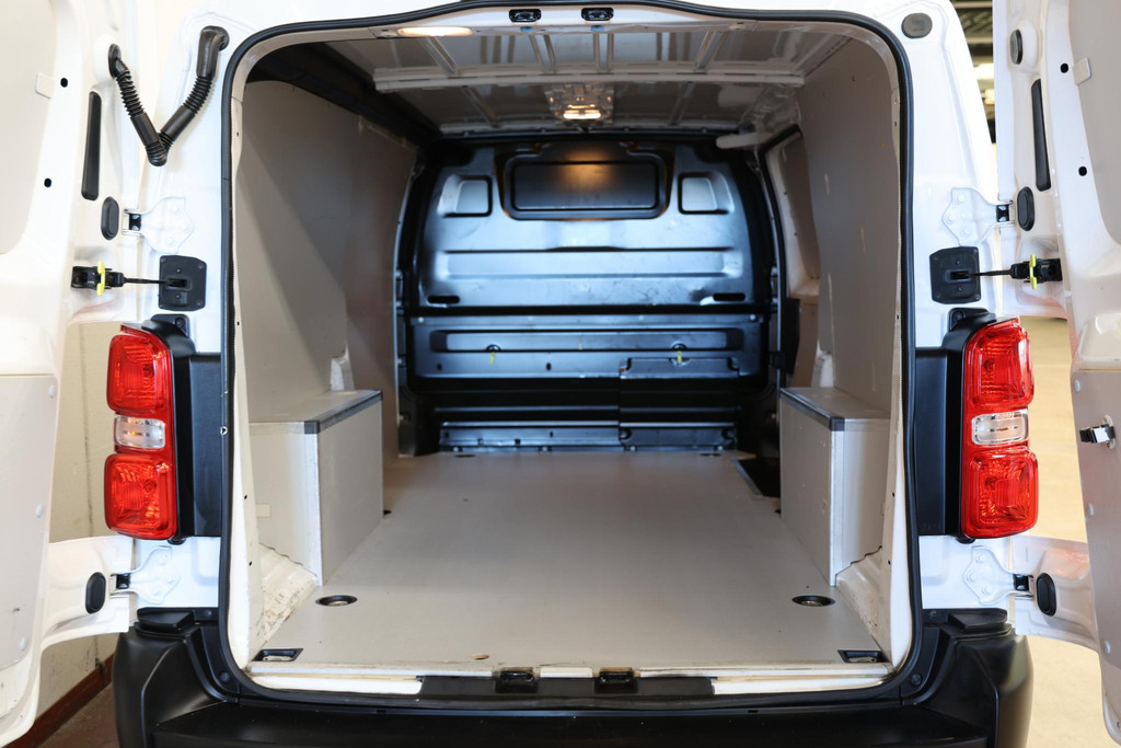 Peugeot Expert 2.0 BlueHDI 120 L3H1 LANG 2500KG TREKVERMOGEN 6