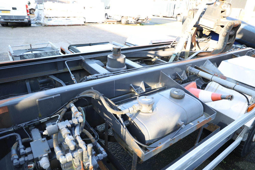 Renault MIDLUM 270.16 HMF 635 K2 KRAAN 8