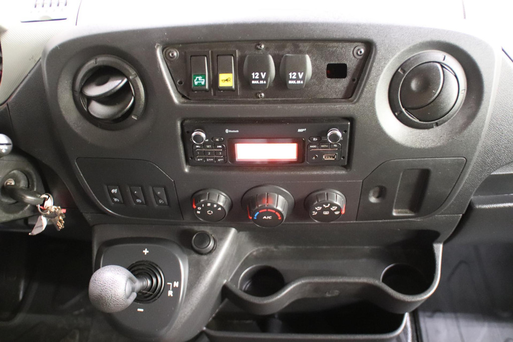 Renault Master 2.3 dCi AUTOMAAT LOWLINER 8