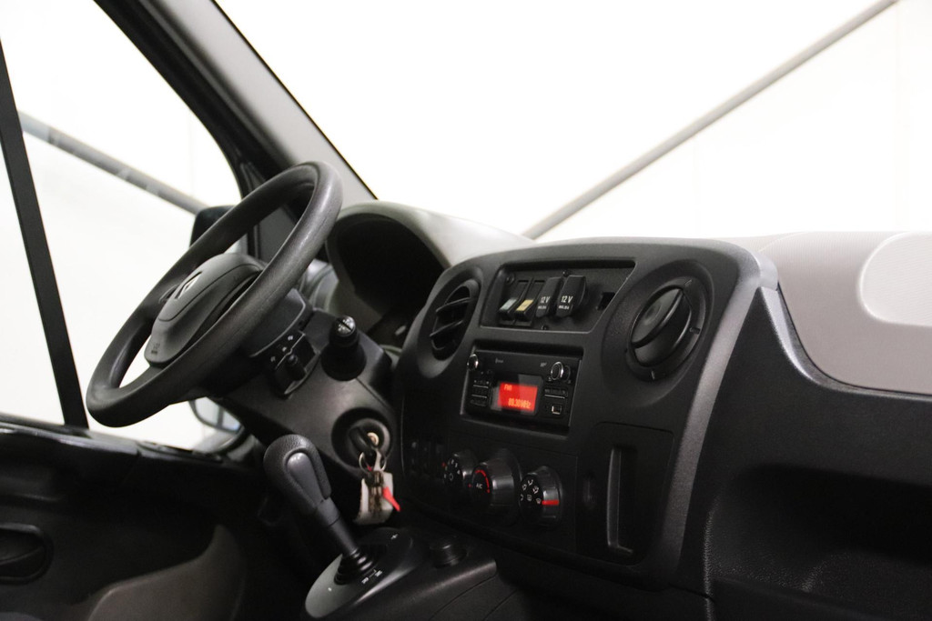 Renault Master 2.3 dCi AUTOMAAT LOWLINER 9