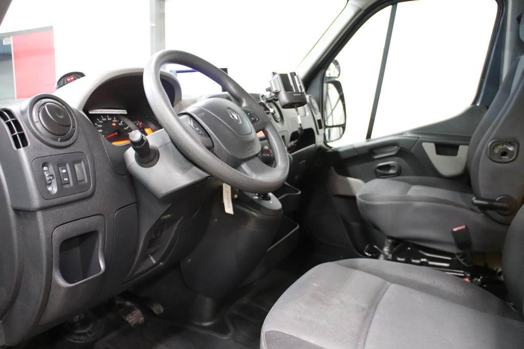 Renault Master T35 2.3 dCi 5