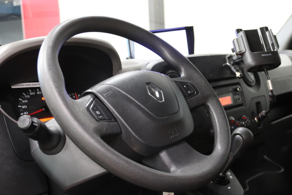 Renault Master T35 2.3 dCi 6
