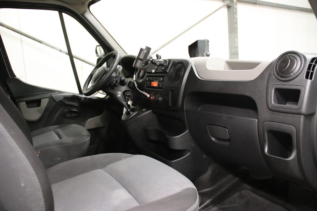 Renault Master T35 2.3 dCi 8