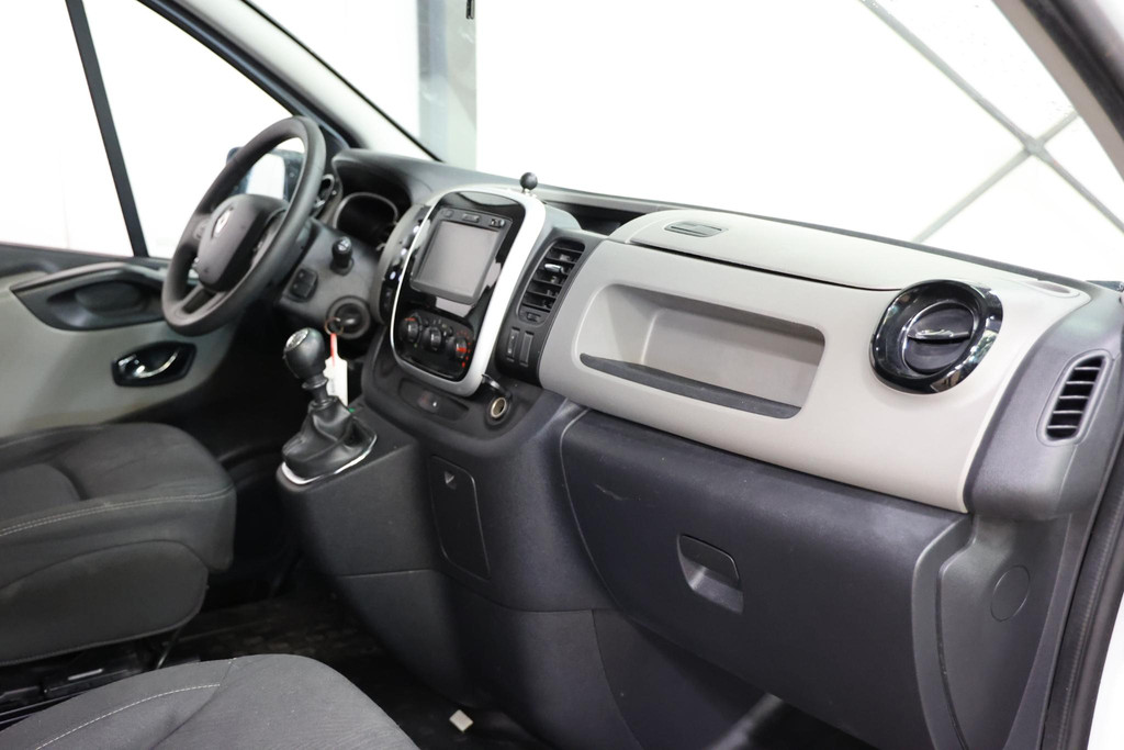 Renault Trafic AMBULANCE VSAV Rettungswagen Krankenwagen 11