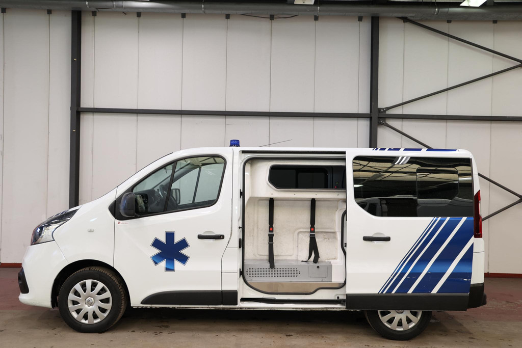 Renault Trafic AMBULANCE VSAV Rettungswagen Krankenwagen 3