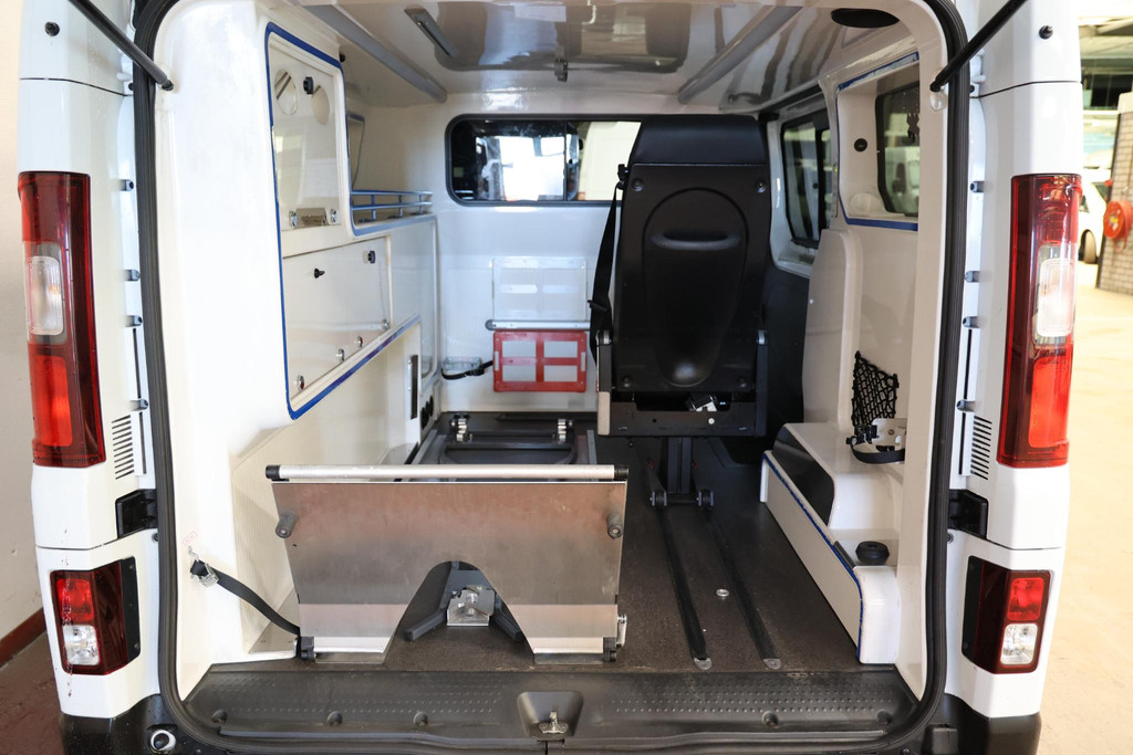 Renault Trafic AMBULANCE VSAV Rettungswagen Krankenwagen 7