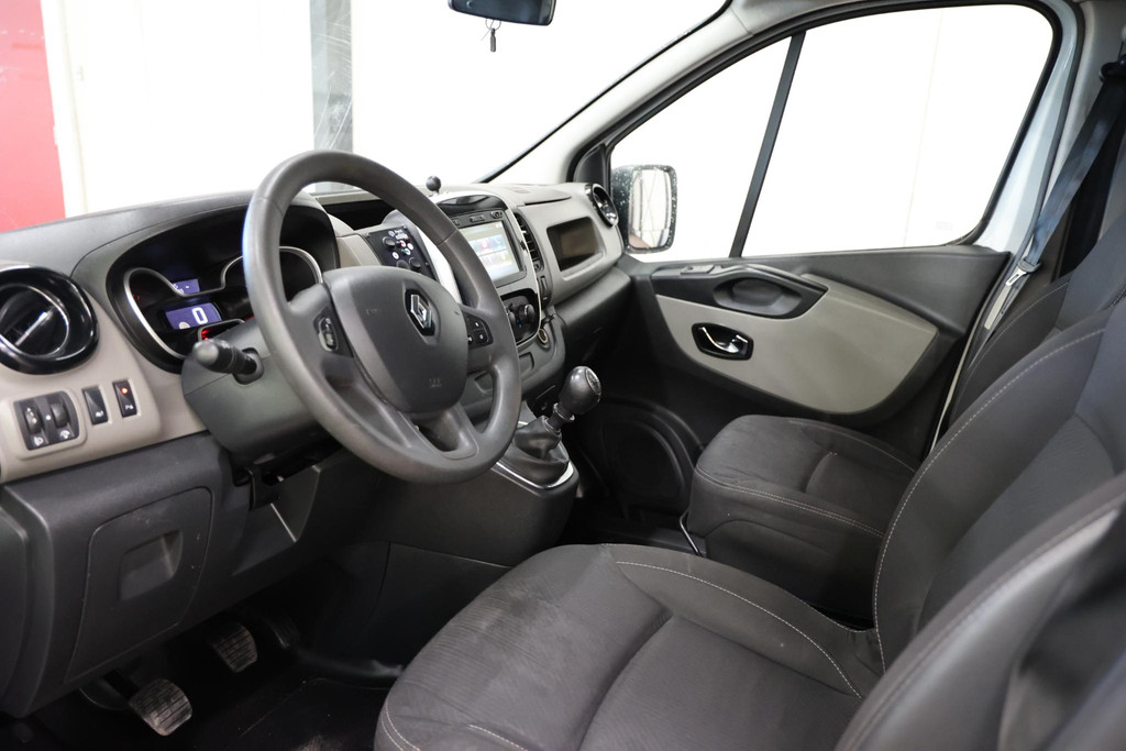Renault Trafic AMBULANCE VSAV Rettungswagen Krankenwagen 9