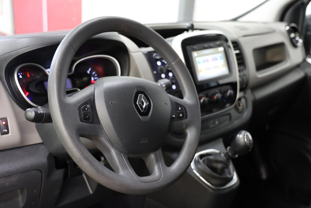 Renault Trafic AMBULANCE VSAV Rettungswagen Krankenwagen 10