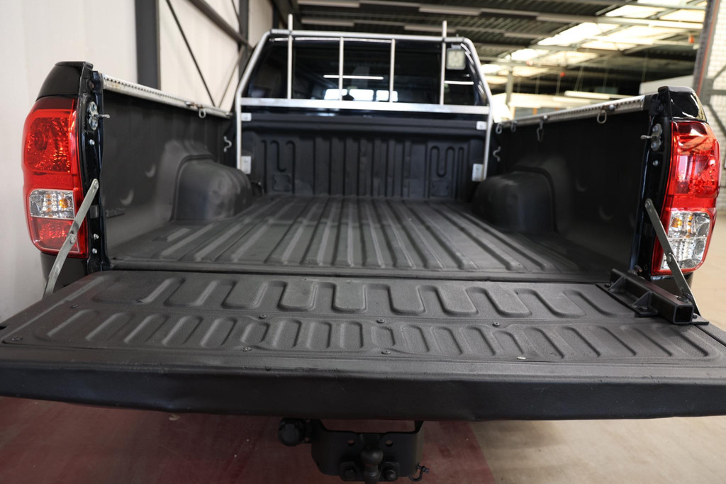 Toyota Hilux 2.4 D-4D-F Xtra Cab 4X4 MET 3500KG TREKVERMOGEN 12