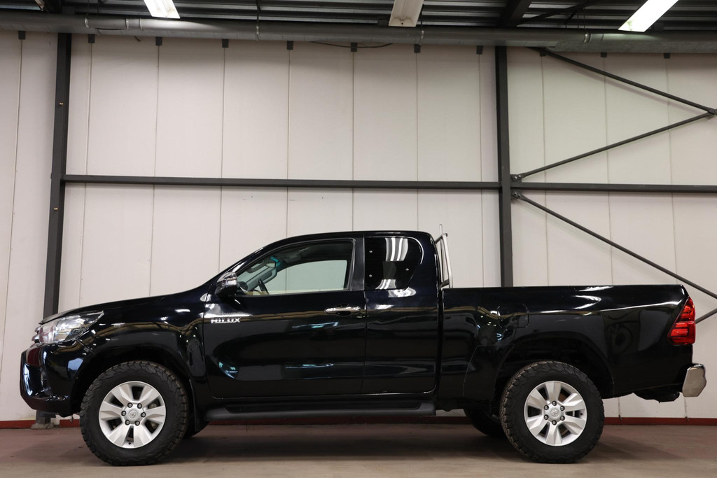 Toyota Hilux 2.4 D-4D-F Xtra Cab 4X4 MET 3500KG TREKVERMOGEN 3