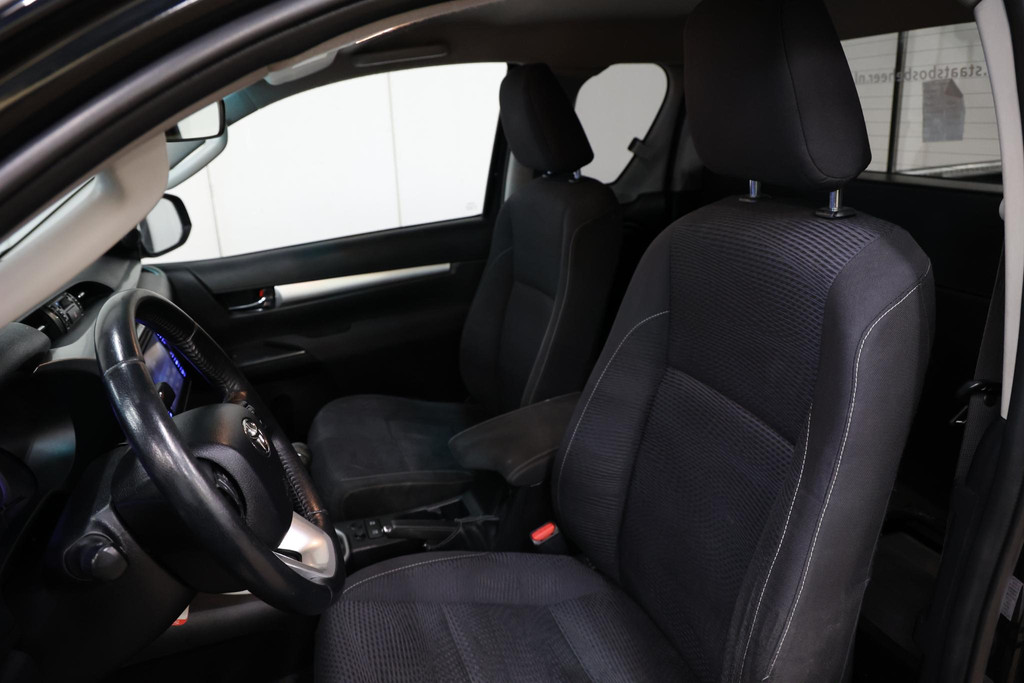Toyota Hilux 2.4 D-4D-F Xtra Cab 4X4 MET 3500KG TREKVERMOGEN 9