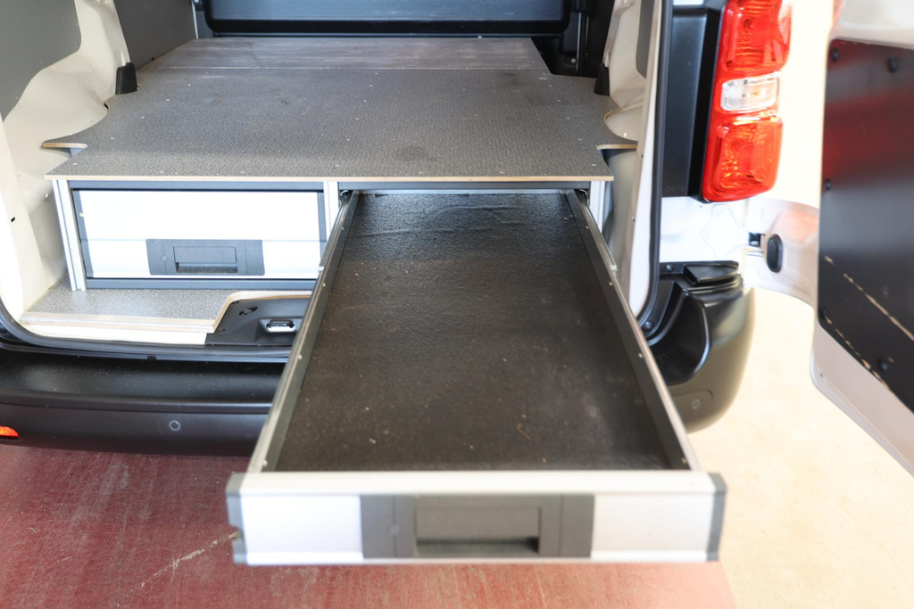 Toyota ProAce Worker 2.0 D-4D 2500KG TREKVERMOGEN 6