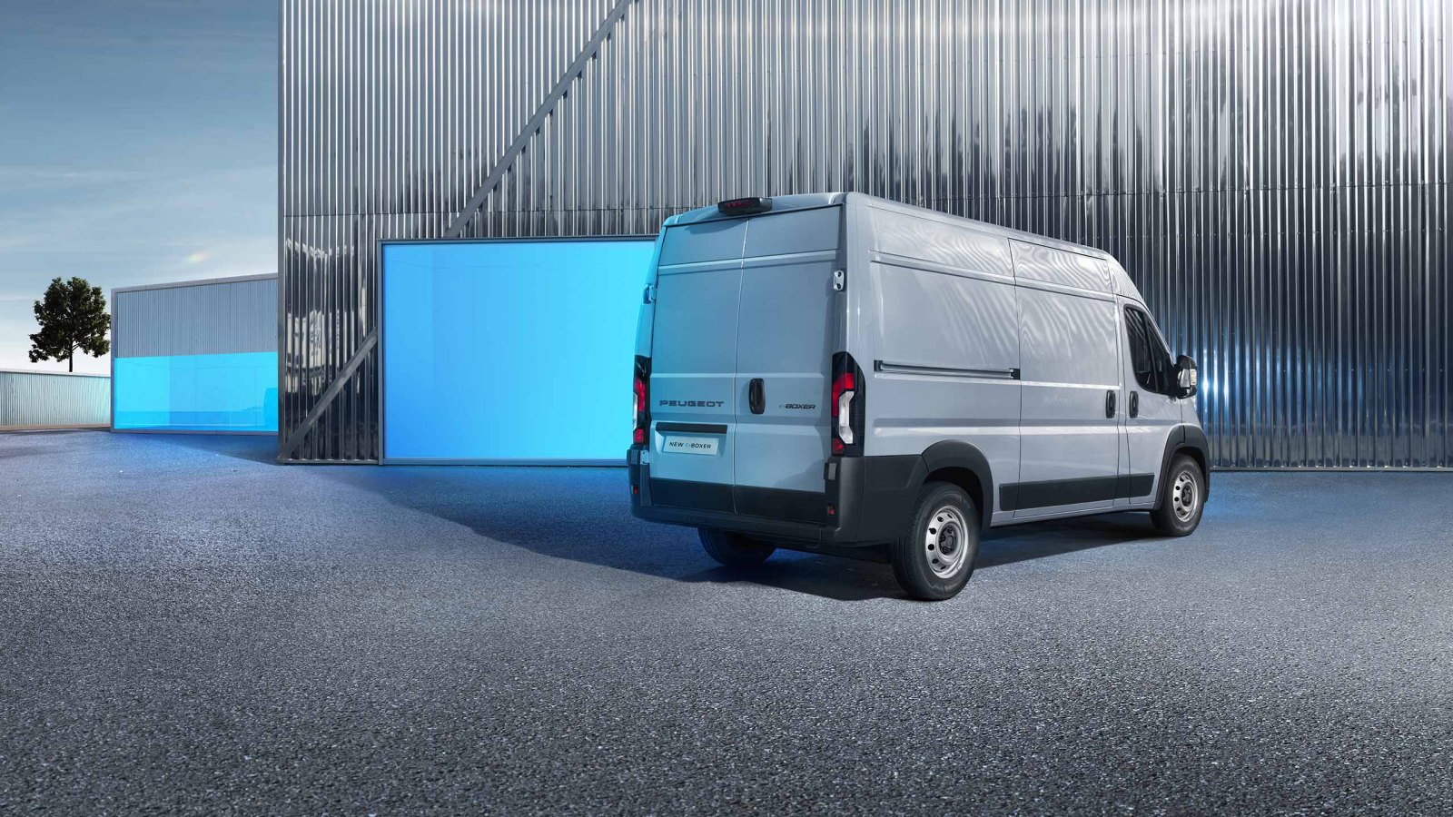 Peugeot E-Boxer Chassis Cabine L4 4.25t 110 kWh 199 kW 2