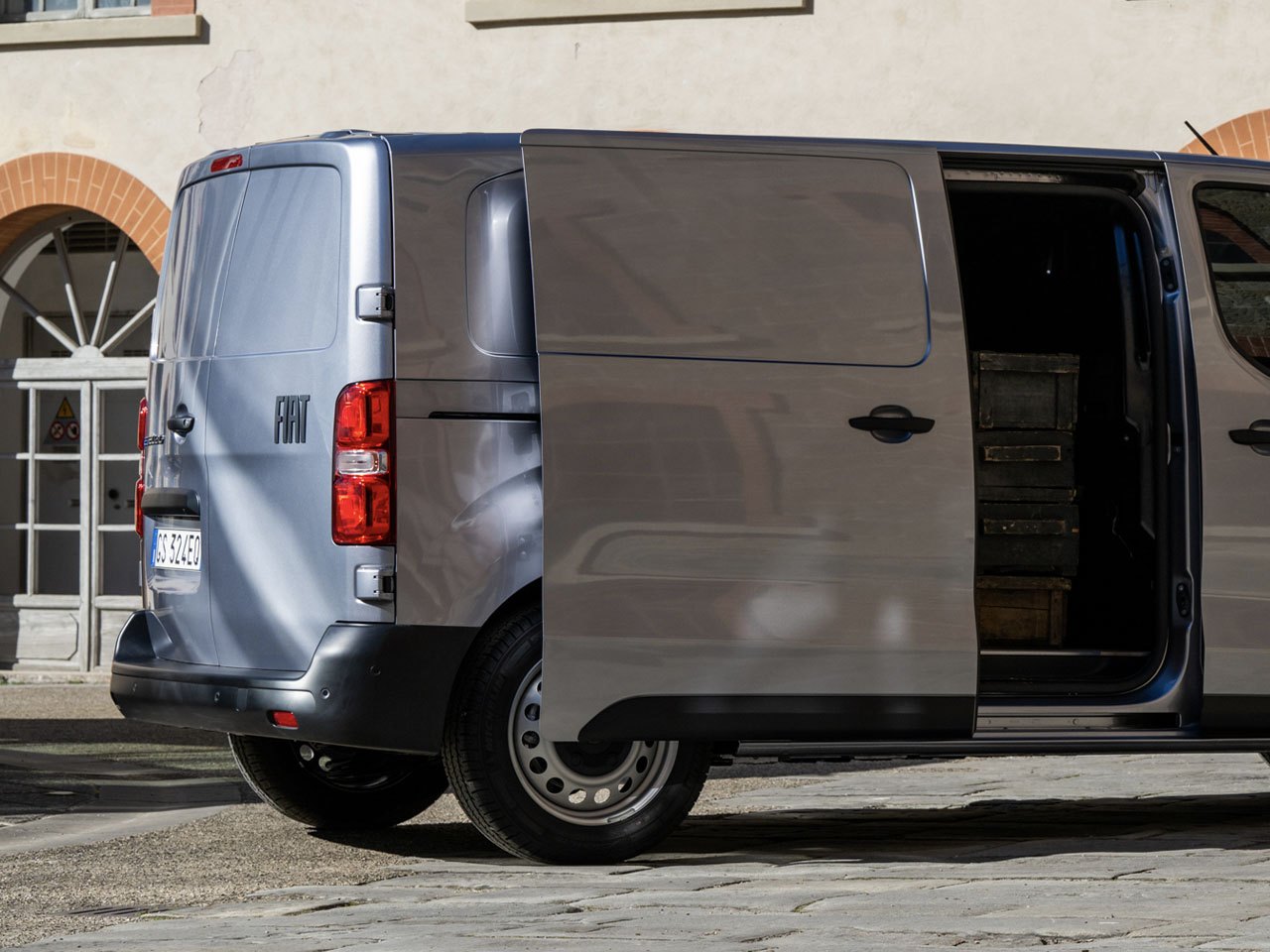 Fiat E-Scudo L2 (M) 100 kW 50 kWh 4