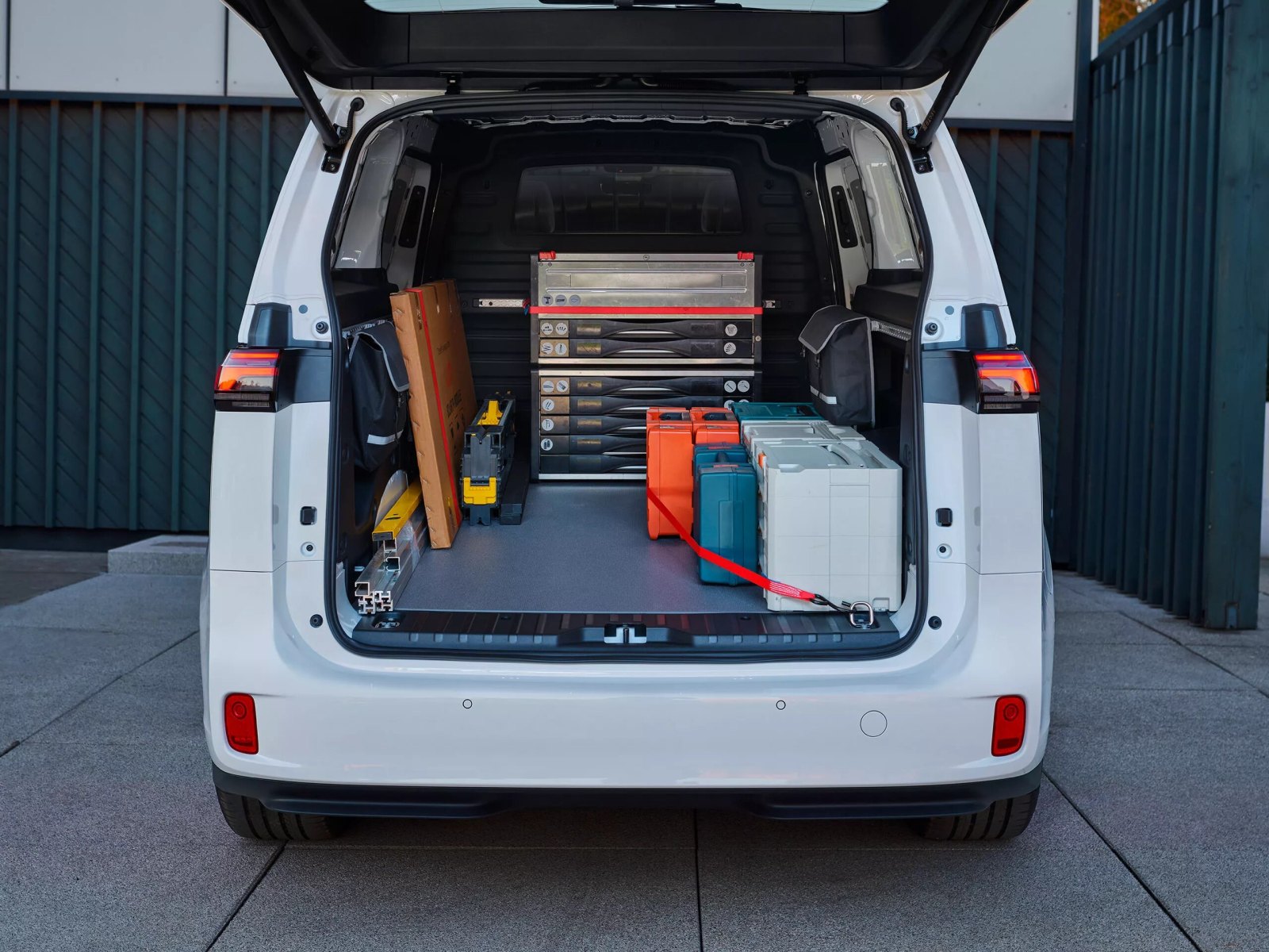 Volkswagen ID. Buzz Cargo 140 kW RWD 58 kWh 3