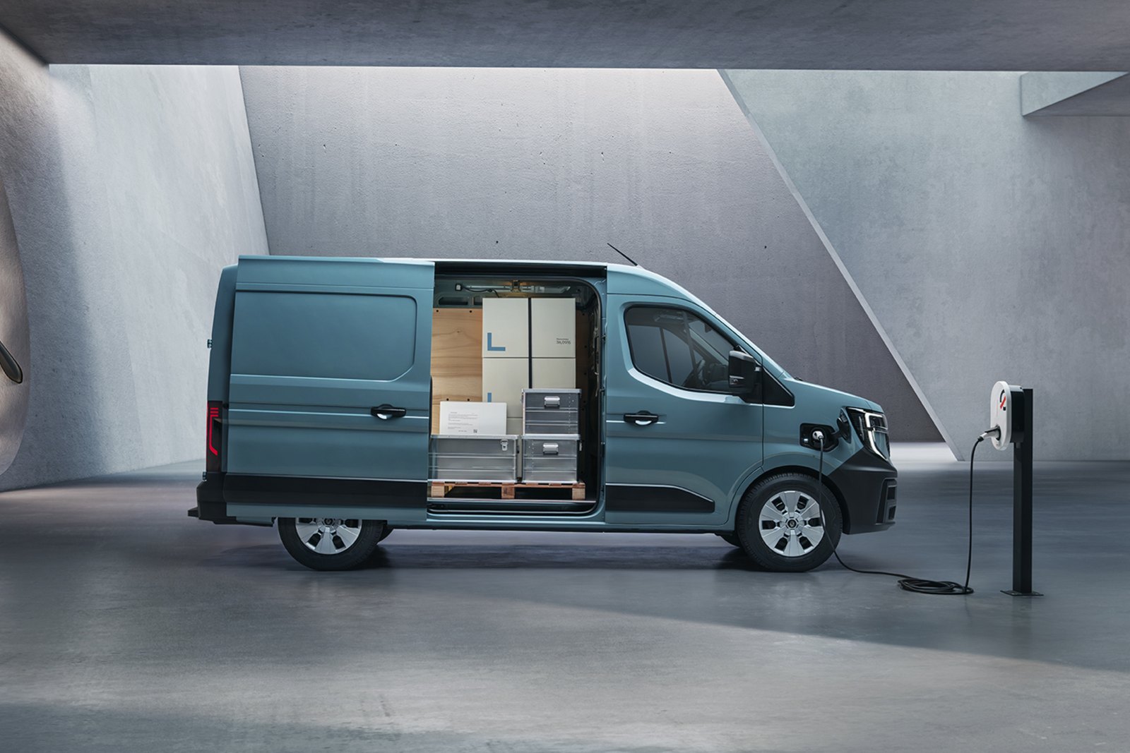 Renault Master E-Tech platform cabine L2H1 T35 advance 105 kW 87 kWh 3